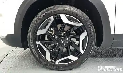 Kia Seltos 2023 1.6 Автомат в Москве № 1009730, миниатюра 5