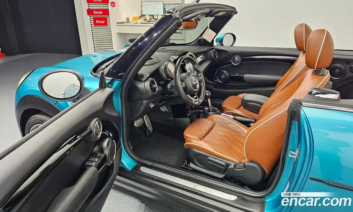 Mini Cooper Convertible 2017 2.0 гидро в Москве № 1013991, фото 11