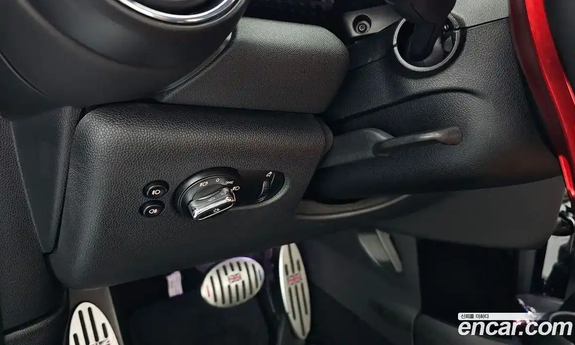Mini Cooper Convertible 2017 2.0 гидро в Москве № 1013991, фото 16