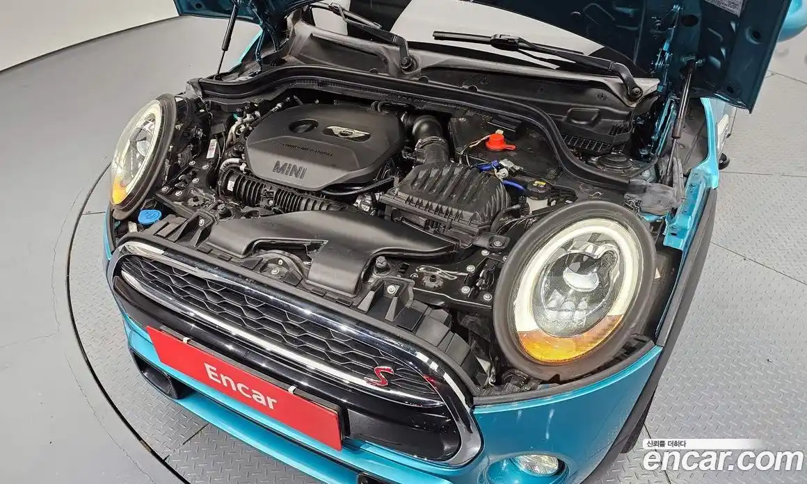 Mini Cooper Convertible 2017 2.0 гидро в Москве № 1013991, фото 6