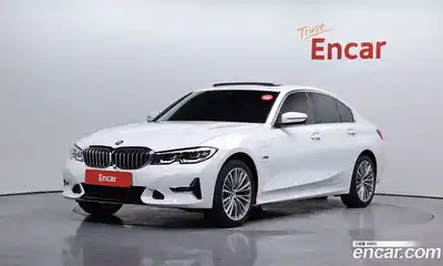 BMW 3-Series, 2022