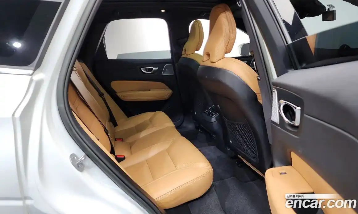 Volvo XC60 2023 2.0 гидро в Москве № 164260, фото 12