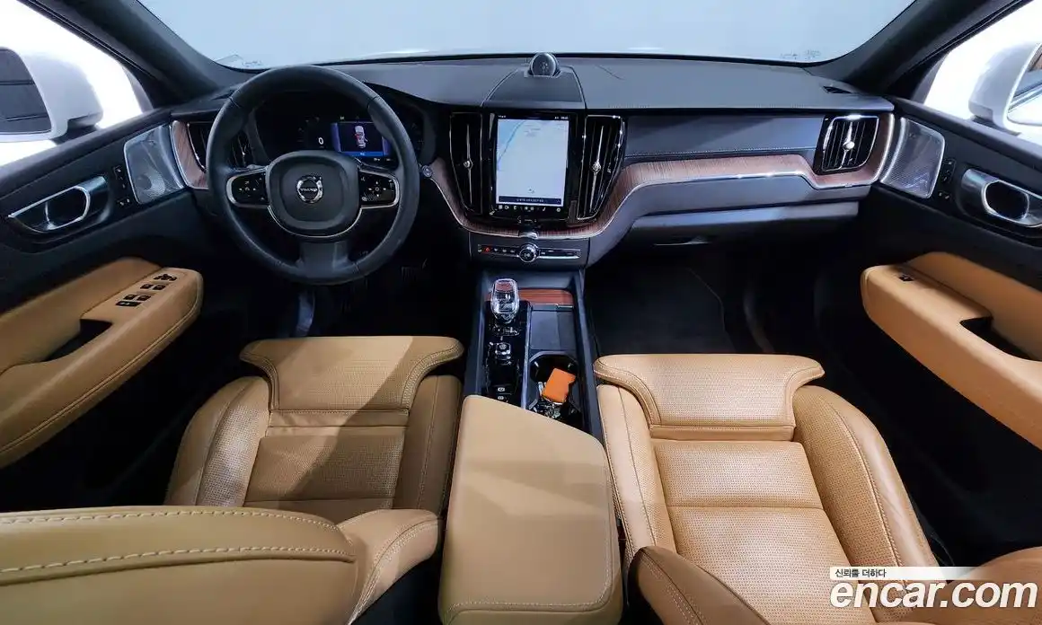 Volvo XC60 2023 2.0 гидро в Москве № 164260, фото 7