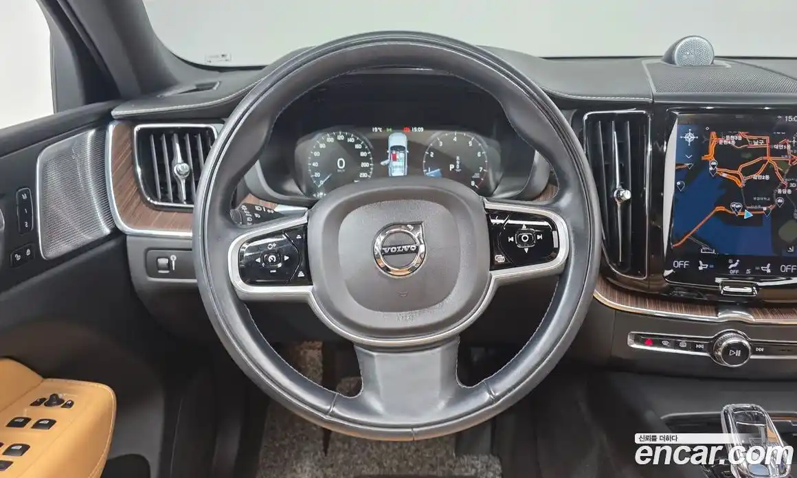 Volvo XC60 2021 2.0 гидро в Москве № 164419, фото 13