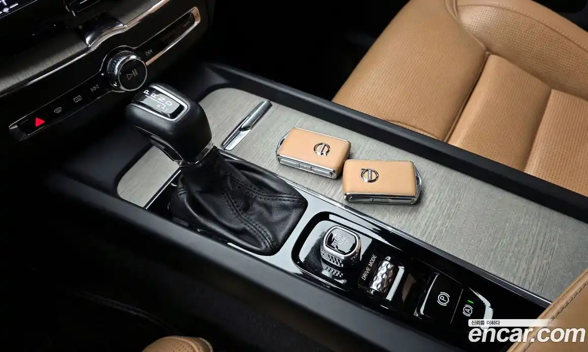 Volvo XC60 2019 2.0 гидро в Москве № 164456, фото 9