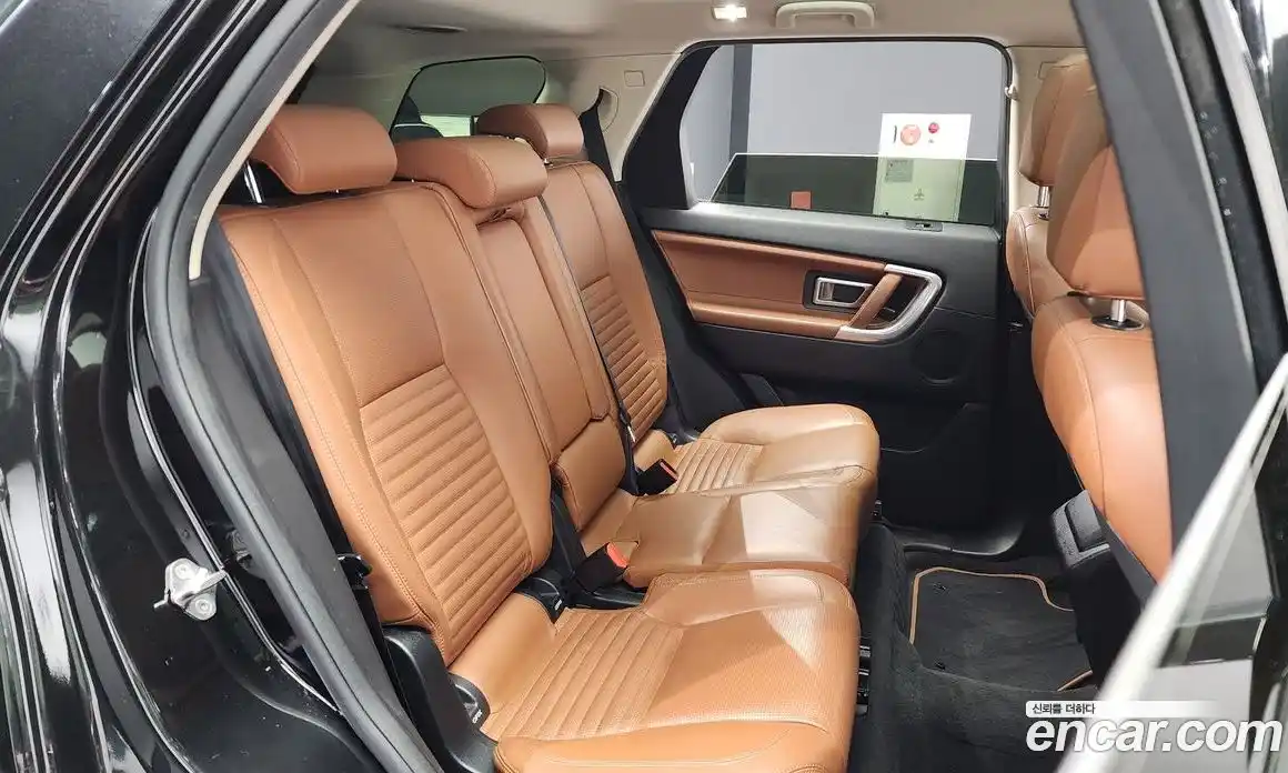 Land Rover Discovery Sport 2016 2.0 гидро в Москве № 166340, фото 12