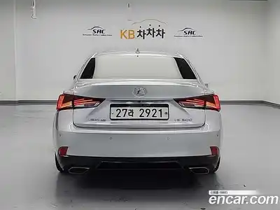 Lexus IS 2019 2.0 гидро в Москве № 168235, миниатюра 3