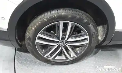 Volkswagen Tiguan 2023 2.0 гидро в Москве № 168608, миниатюра 5