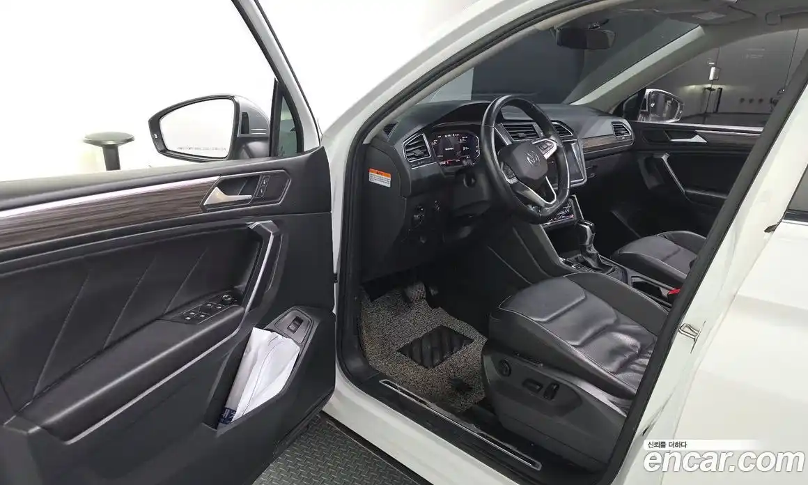 Volkswagen Tiguan 2023 2.0 гидро в Москве № 168608, фото 10