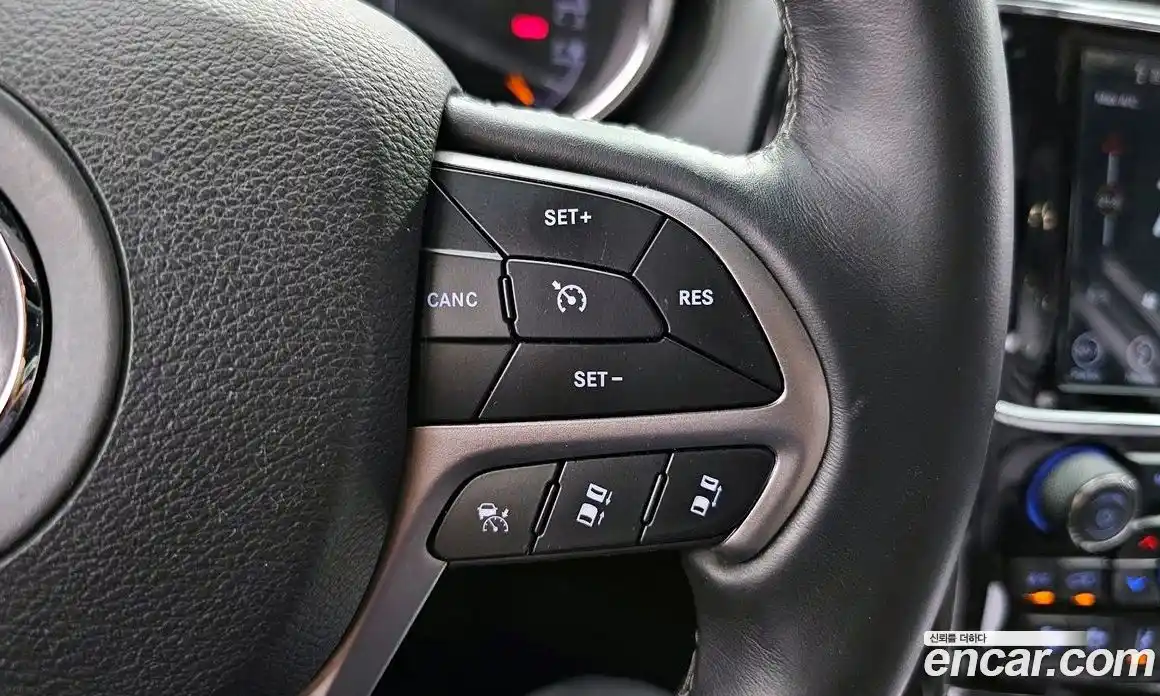 Jeep Cherokee 2019 3.6 гидро в Москве № 169633, фото 18