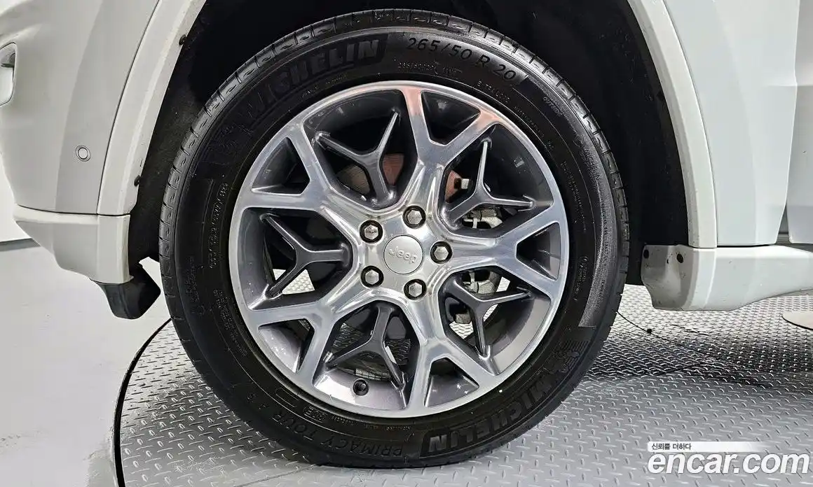 Jeep Cherokee 2019 3.6 гидро в Москве № 169633, фото 5