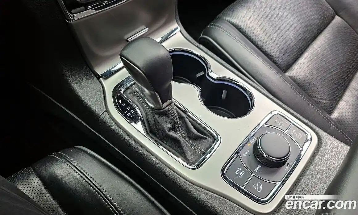 Jeep Cherokee 2019 3.6 гидро в Москве № 169633, фото 9