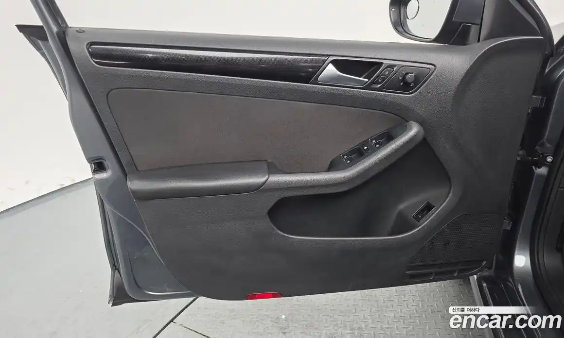 Volkswagen Jetta 2014 1.6 гидро в Москве № 176215, фото 17