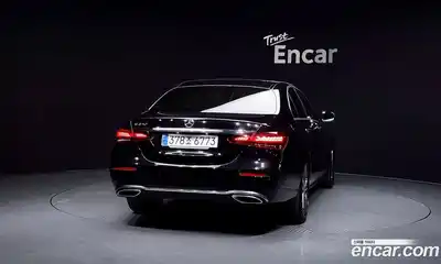 Mercedes-Benz E-Class 2023 2.0 гидро, миниатюра 4
