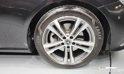 Mercedes-Benz E-Class 2023 2.0 гидро, миниатюра 5