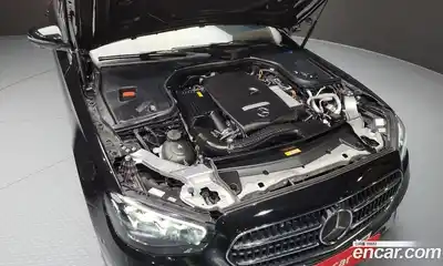 Mercedes-Benz E-Class 2023 2.0 гидро, миниатюра 6