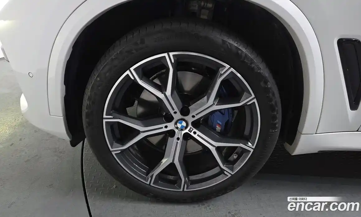 BMW X5 2023 3.0 гидро в Москве № 188873, фото 4