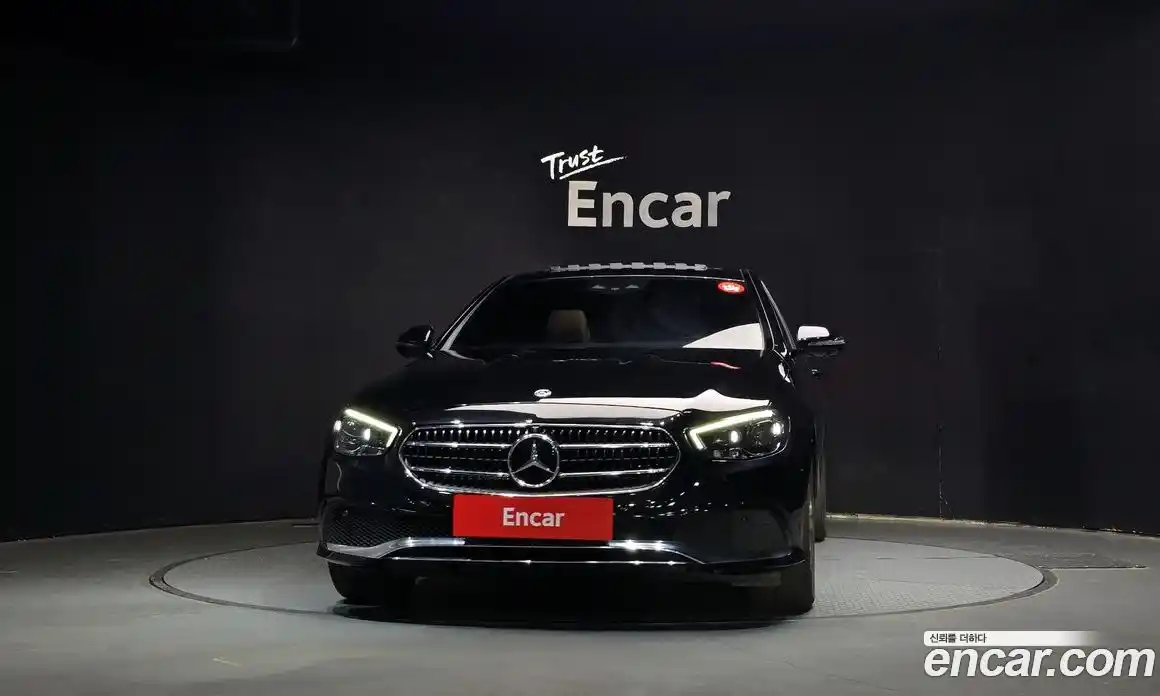Mercedes-Benz E-Class 2022 2.0 гидро, фото 3