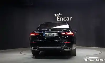 Mercedes-Benz E-Class 2022 2.0 гидро, миниатюра 4