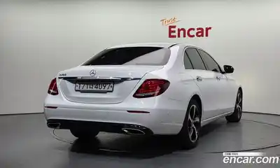 Mercedes-Benz E-Class 2020 2.0 гидро, миниатюра 2