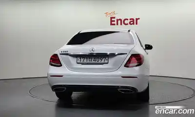 Mercedes-Benz E-Class 2020 2.0 гидро, миниатюра 4