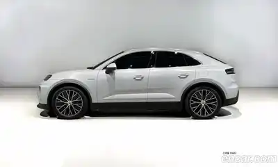 Porsche Macan, 2025