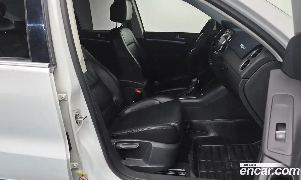 Volkswagen Tiguan 2014 2.0 гидро в Москве № 199310, фото 11