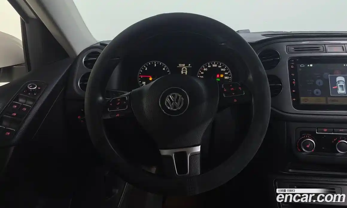 Volkswagen Tiguan 2014 2.0 гидро в Москве № 199310, фото 13