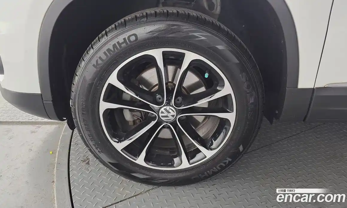 Volkswagen Tiguan 2014 2.0 гидро в Москве № 199310, фото 5
