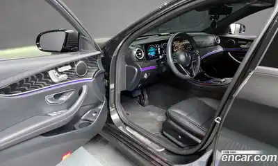 Mercedes-Benz E-Class 2023 2.0 гидро, миниатюра 10