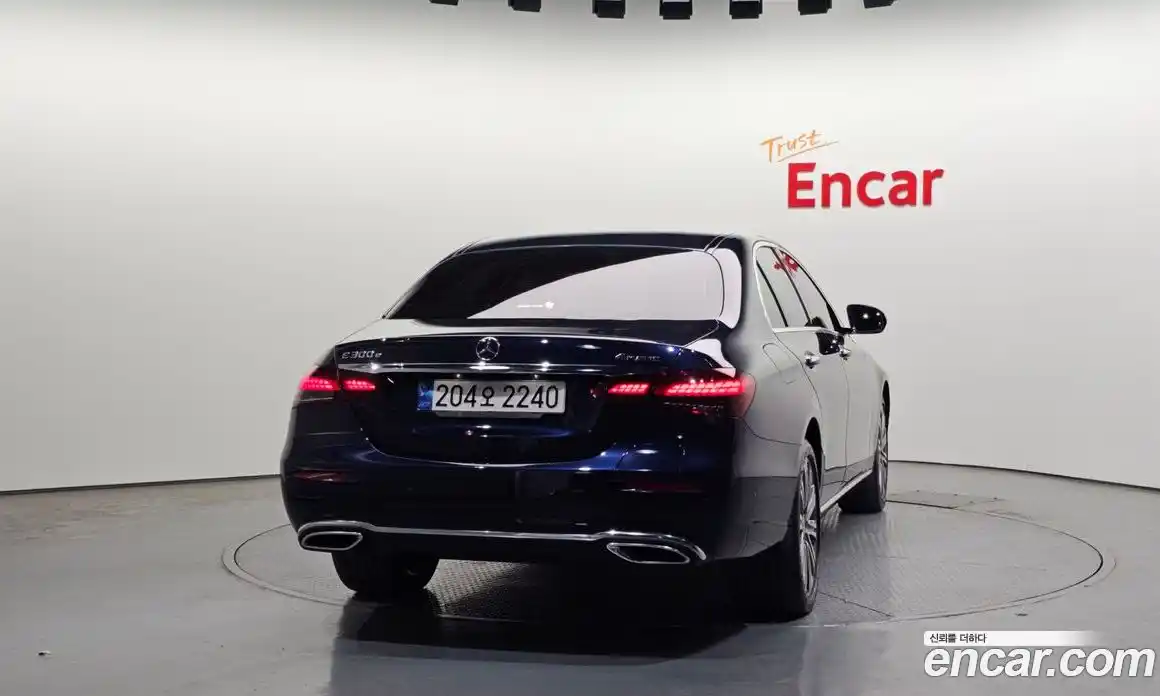 Mercedes-Benz E-Class 2022 2.0 гидро в Москве № 204742, фото 4