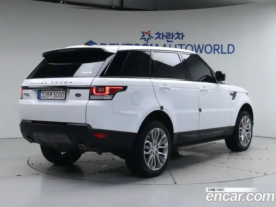 Land Rover Range-Rover Sport 2015 4.4 гидро в Москве № 213431, фото 3