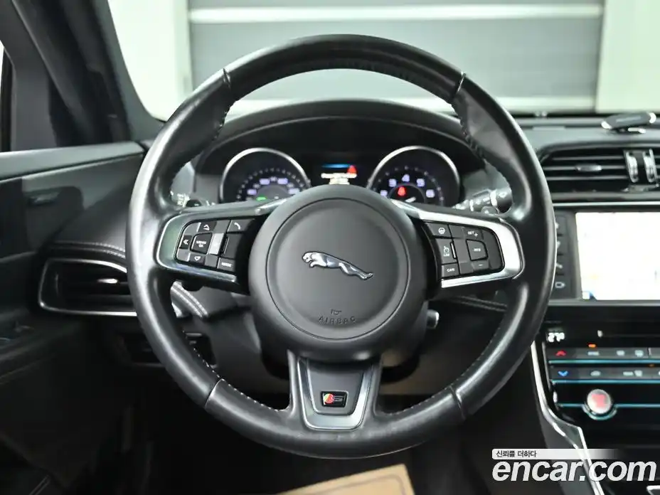 Jaguar XE 2016 3.0 гидро в Москве № 238081, фото 13