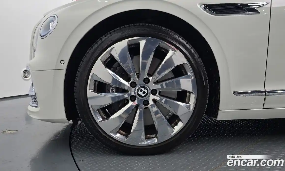 Bentley Flying Spur 2022 4.0 гидро в Москве № 256602, фото 5