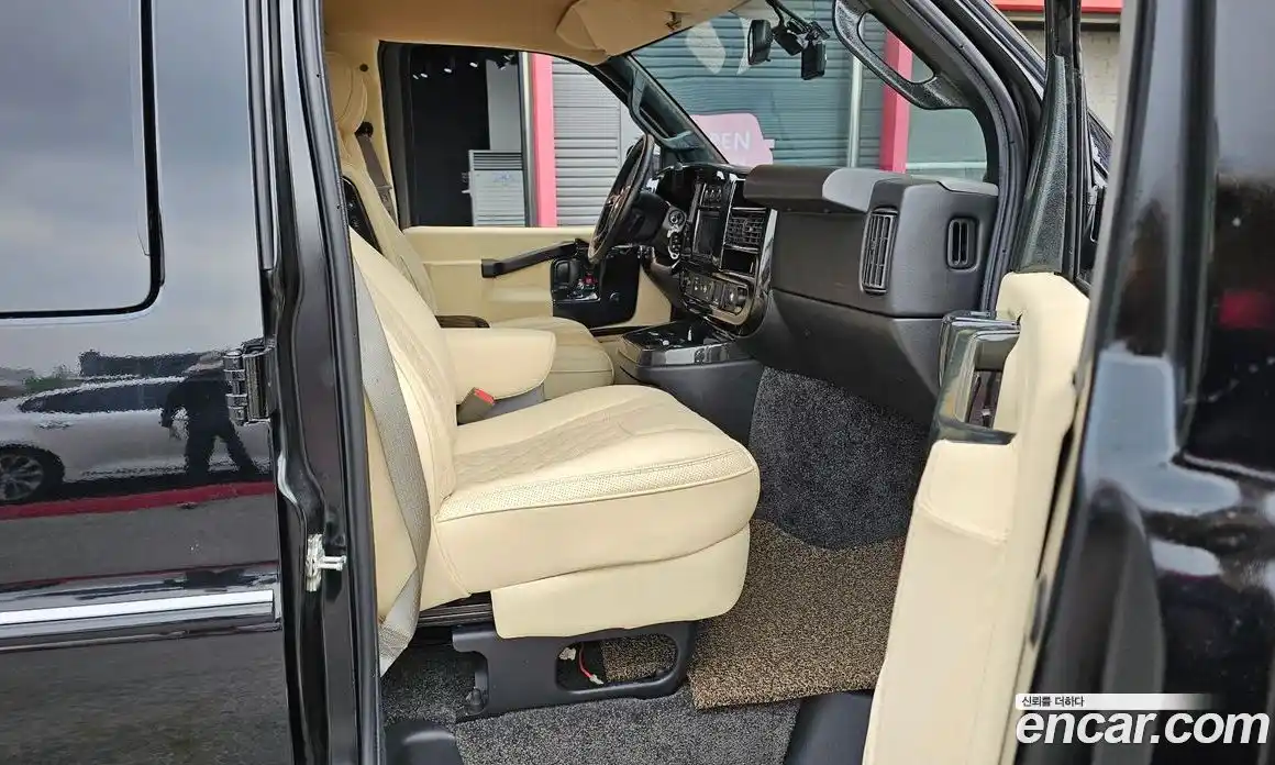 Chevrolet Express Van 2017 6.0 гидро в Москве № 260298, фото 11