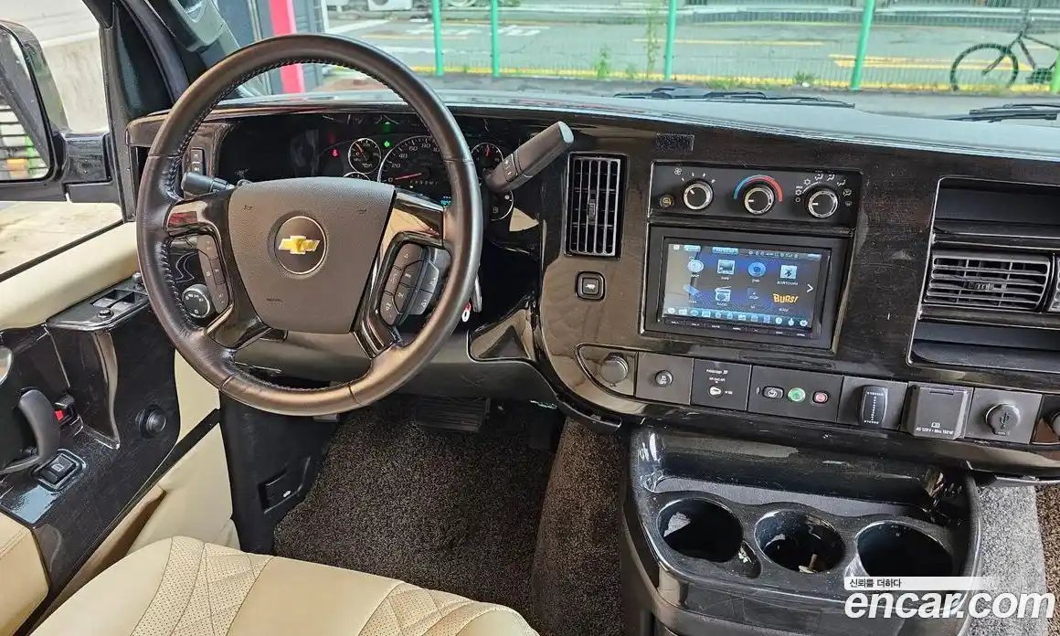 Chevrolet Express Van 2017 6.0 гидро в Москве № 260298, фото 7