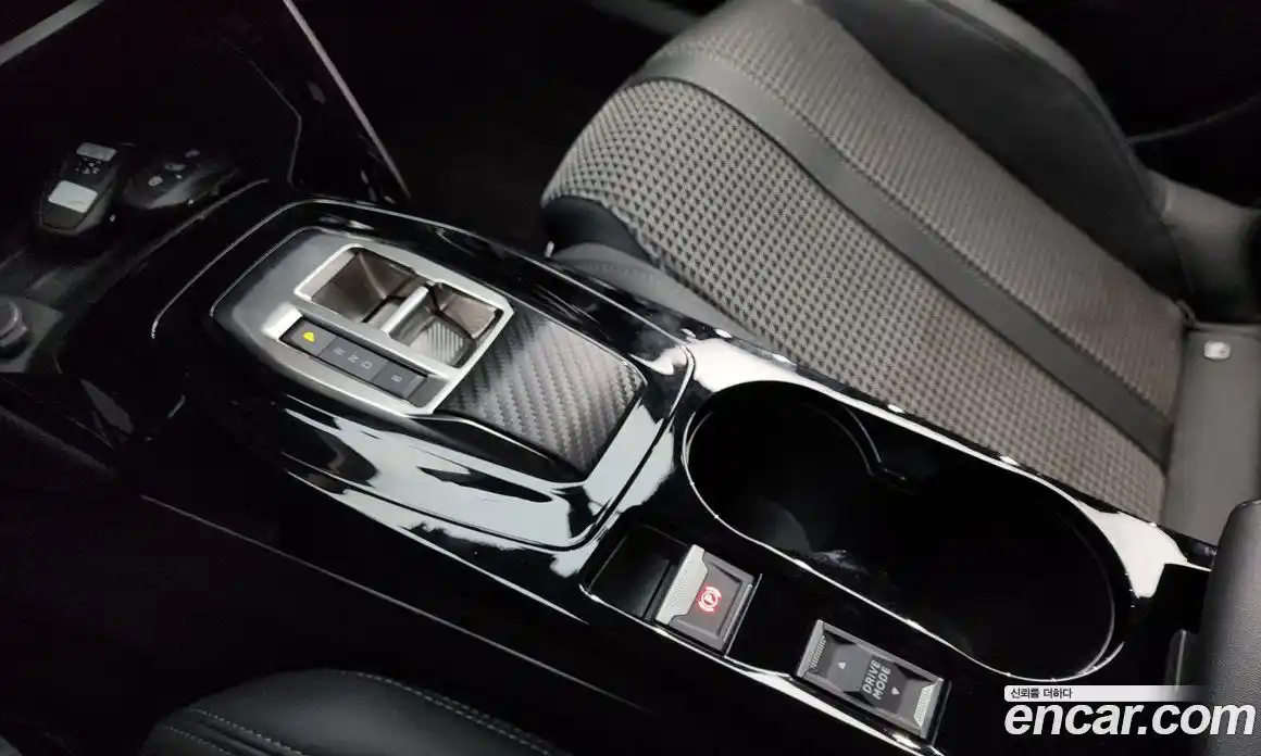 Peugeot 2008 2023 0.1 гидро в Москве № 284303, фото 9