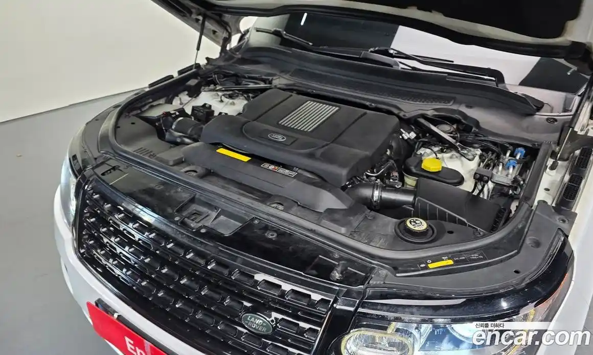 Land Rover Range-Rover 2015 4.4 гидро в Москве № 296166, фото 6