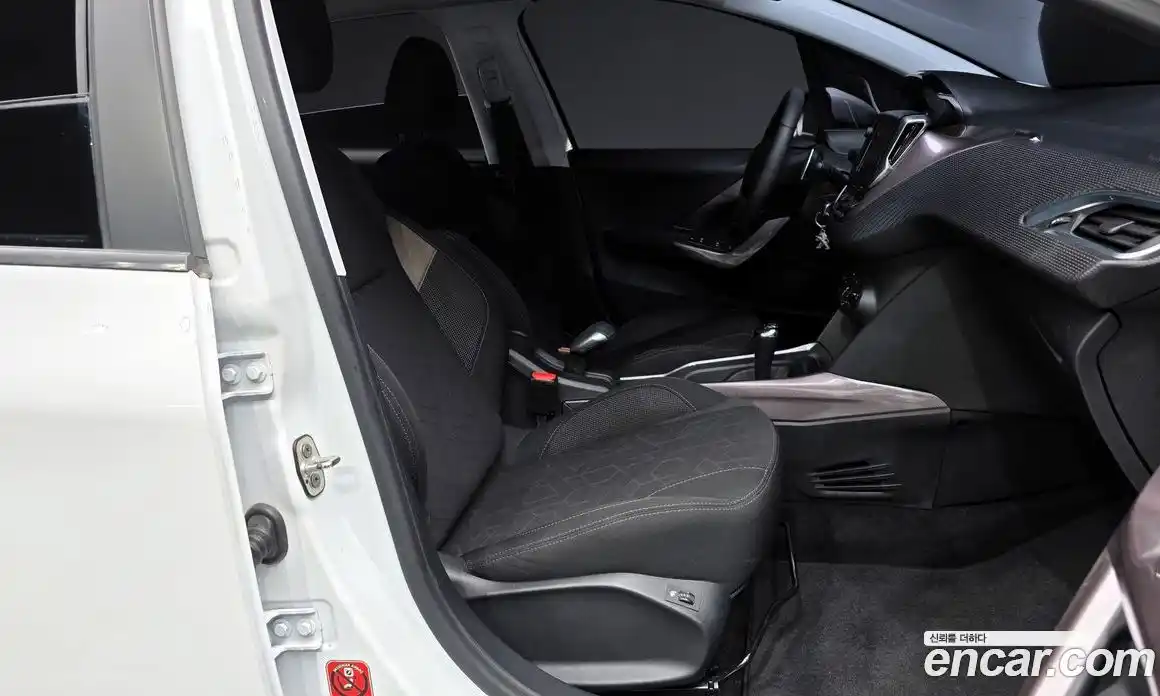 Peugeot 2008 2015 1.6 гидро в Москве № 320537, фото 11