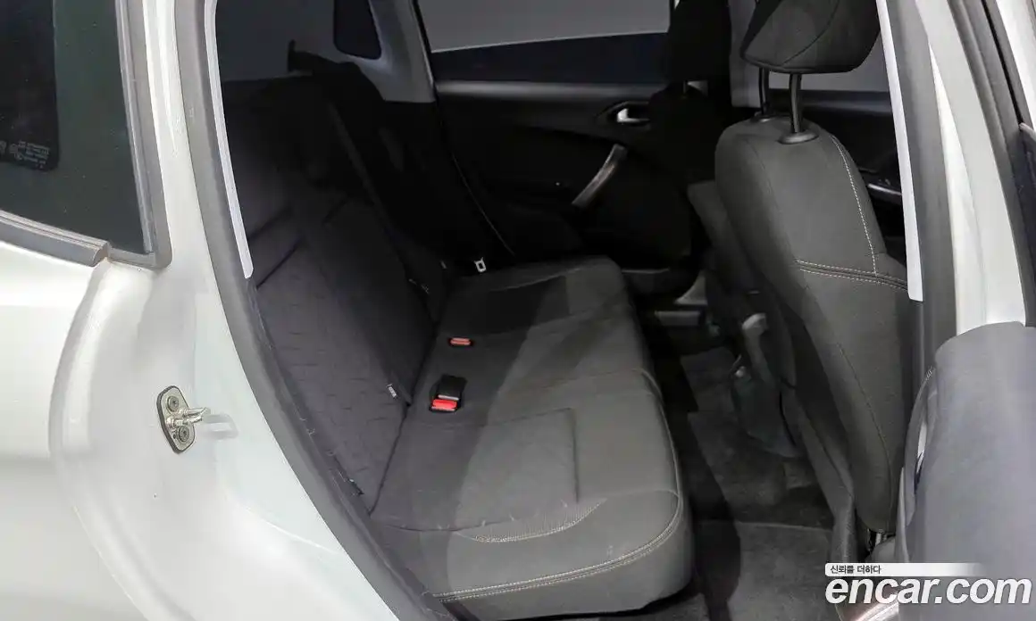 Peugeot 2008 2015 1.6 гидро в Москве № 320537, фото 12