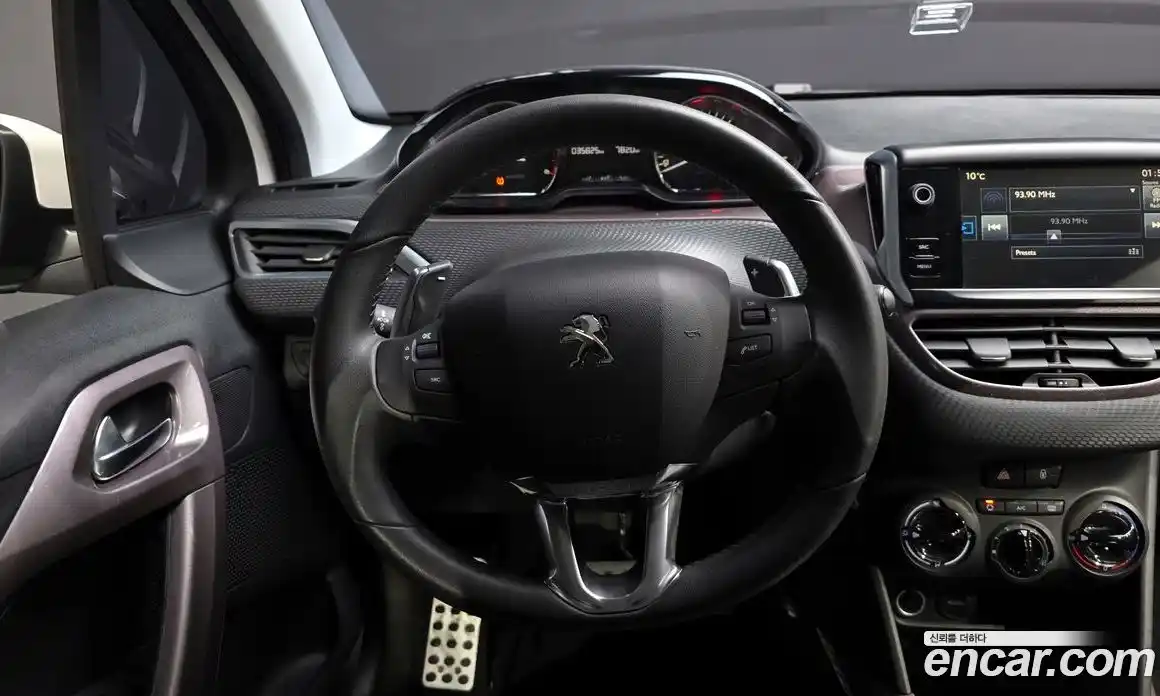 Peugeot 2008 2015 1.6 гидро в Москве № 320537, фото 13