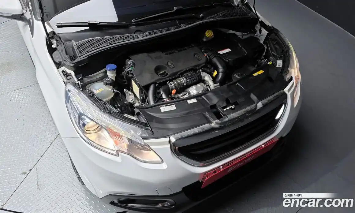 Peugeot 2008 2015 1.6 гидро в Москве № 320537, фото 6