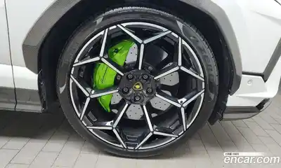 Lamborghini Urus 2023 4.0 гидро в Москве № 320821, миниатюра 5