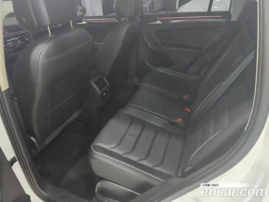Volkswagen Tiguan 2023 2.0 гидро в Москве № 357654, фото 17