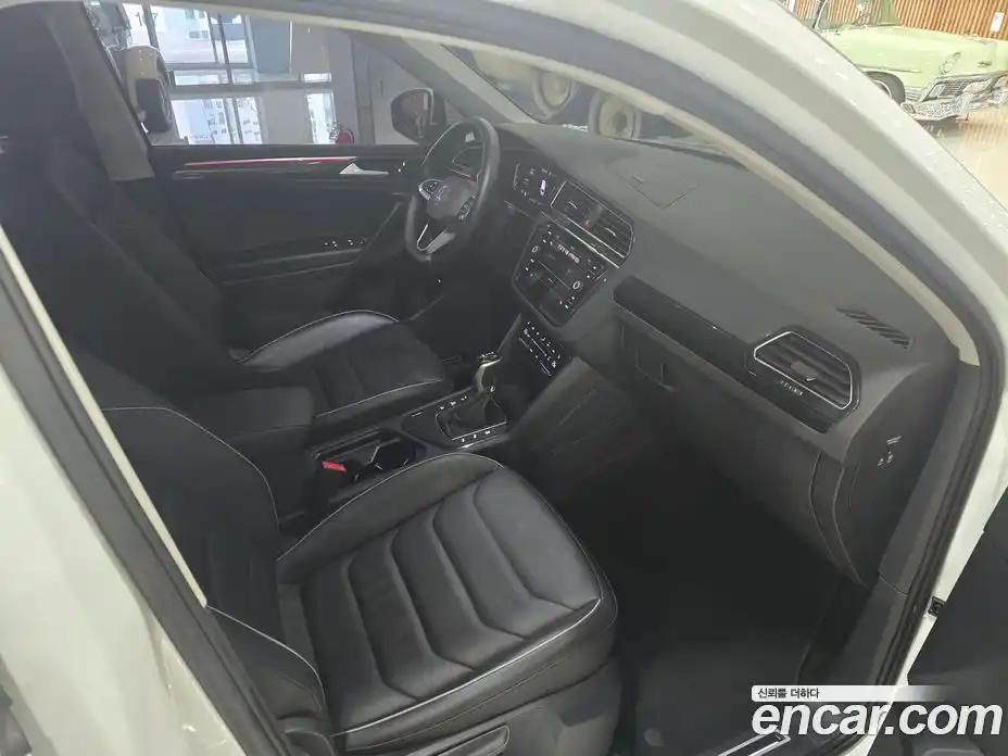 Volkswagen Tiguan 2023 2.0 гидро в Москве № 357654, фото 20