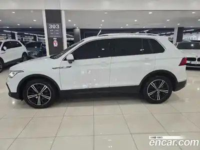 Volkswagen Tiguan 2023 2.0 гидро в Москве № 357654, миниатюра 2