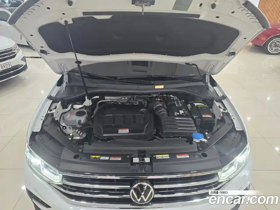 Volkswagen Tiguan 2023 2.0 гидро в Москве № 357654, фото 6
