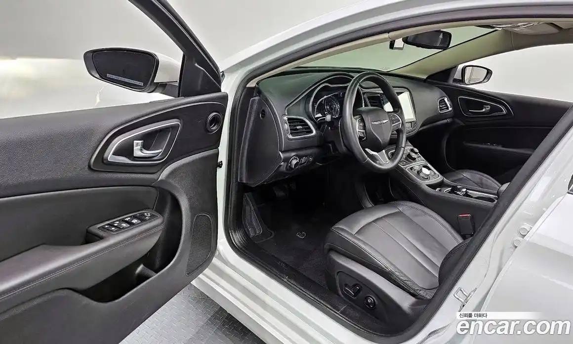 Chrysler 200 2015 2.4 гидро в Москве № 474907, фото 11