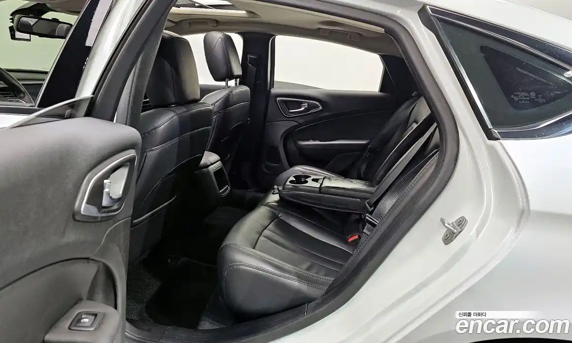 Chrysler 200 2015 2.4 гидро в Москве № 474907, фото 12