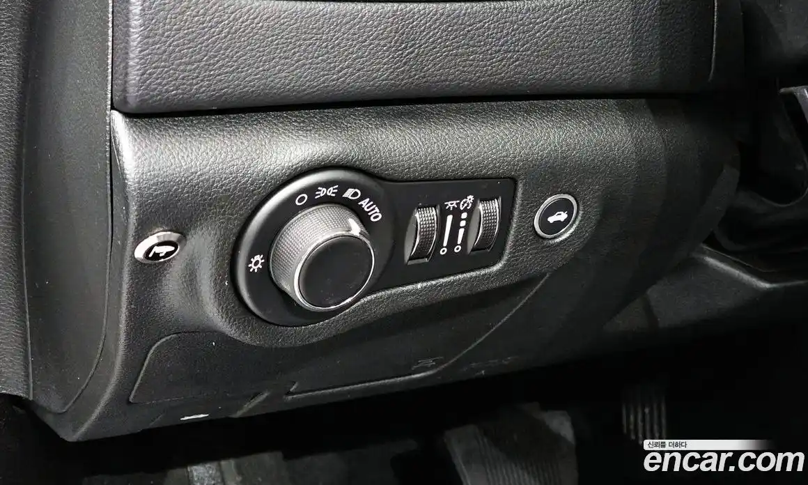 Chrysler 200 2015 2.4 гидро в Москве № 474907, фото 14